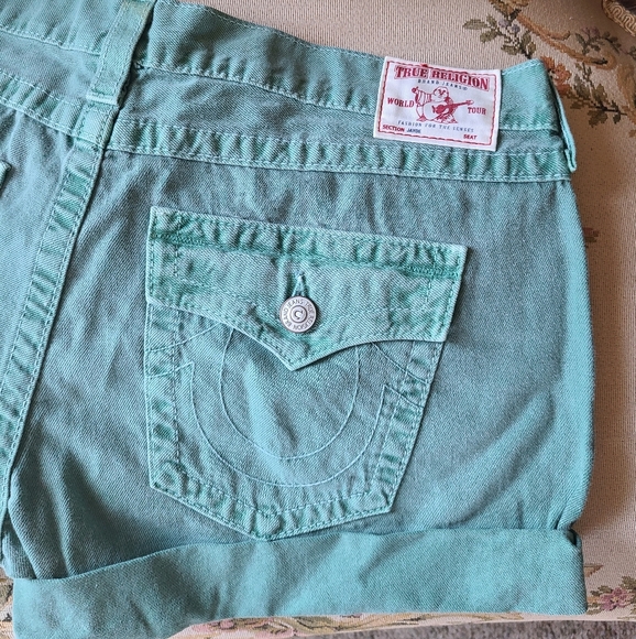 True Religion Jayde Light Emerald Boyfriend Fit Shorts - Picture 8 of 9